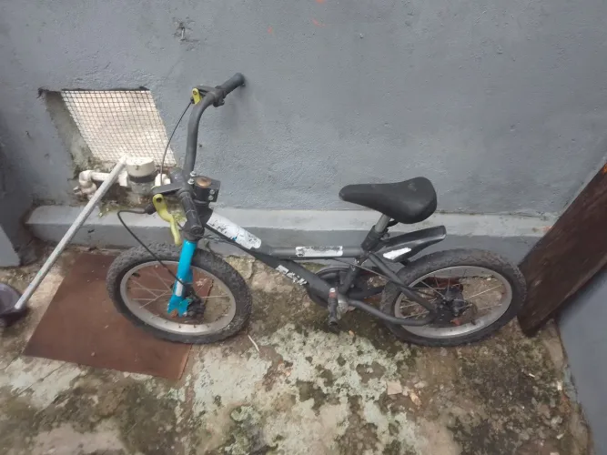 Vende-se bike infantil menino