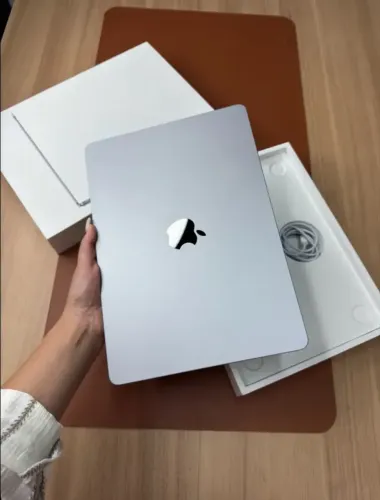 MacBook Air M5 16/512
