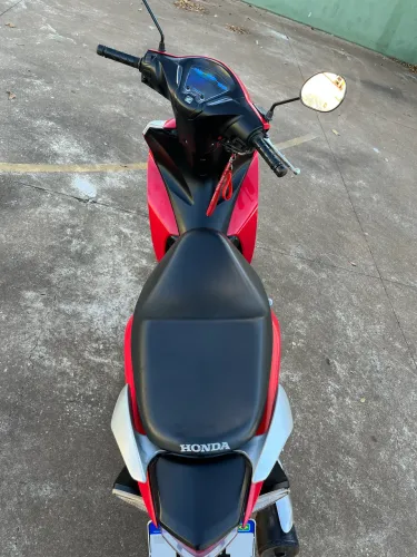 Vendo Honda biz 125 completa
