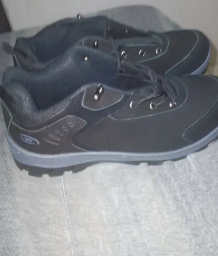 Vendo tênis camurça preto