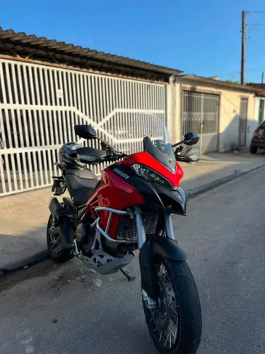 Moto Ducati 2021 multistrada