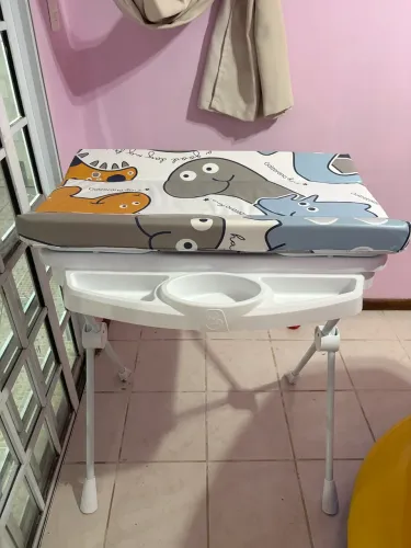 Banheira de bebê com trocador 
