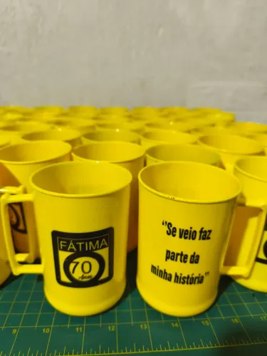 Personalizamos vários produtos para presentes e brindes empresariais