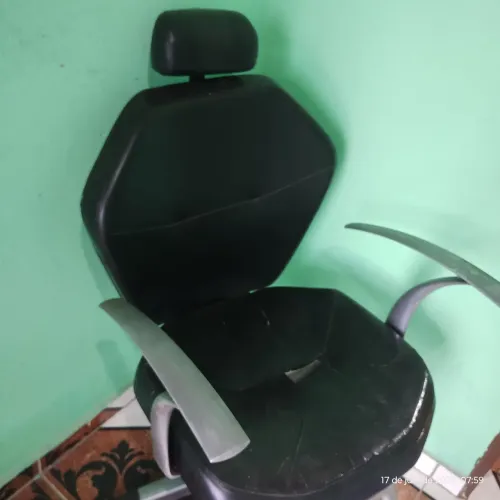 Vendo cadeira de barbeiro Dompel