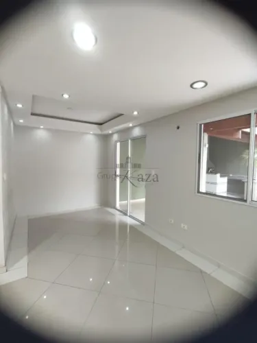 Oportunidade - Casa em Condomínio - Jacareí - Residence Club Villa Branca - 3 Dormitórios