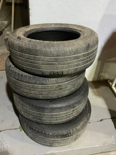 Pneus