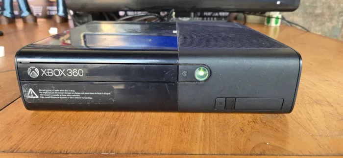 Xbox 360 Slim com Defeito