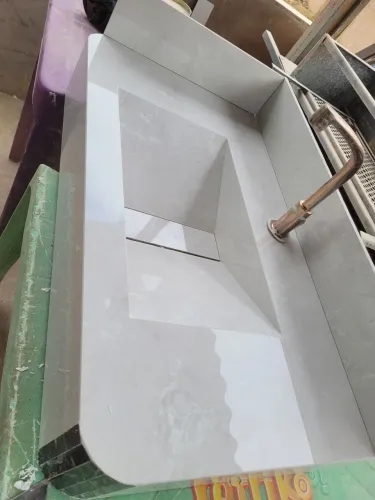 Lavatorios esculpidos em porcelanato 