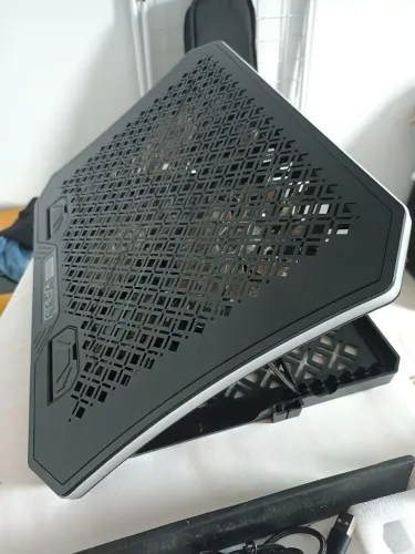 SUPORTE COOLER PARA NOTEBOOK COM RGB E 6 FANS