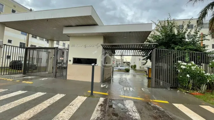 COM 2 DORMITÓRIOS - PORTEIRA FECHADA - TIRADENTES