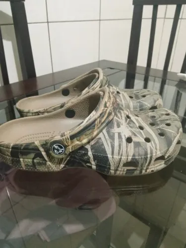 Sandália Crocs Militar