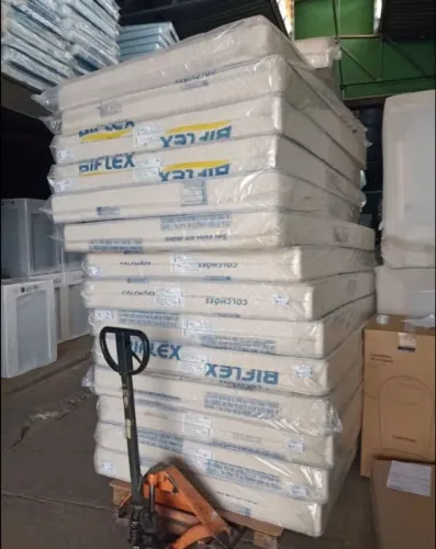 Colchão de Casal D33, 17cm de espuma "PROMOÇÃO" 1.38x1.88, Marca BIFLEX, novos 