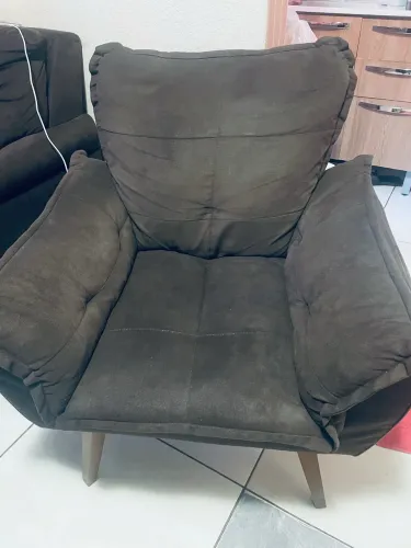    Poltrona para Sala Semi Nova