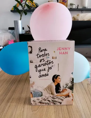 Livro '"Para Todos os Garotos que já Amei".<br><br>R$120