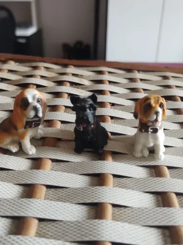 Miniaturas Cães e filhote surpresa DTC colecionáveis