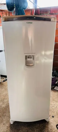 Vendo essa geladeira Consul Frost Free gelo seco