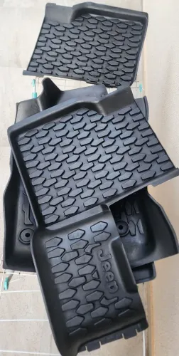 Tapetes de plástico Jeep Compass Longitude 