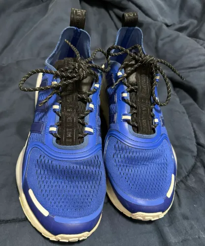 Tênis adidas
