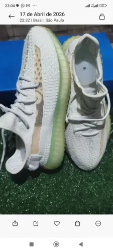 Tênis Adidas yeeezy Tam 40 branco sola esverdeado