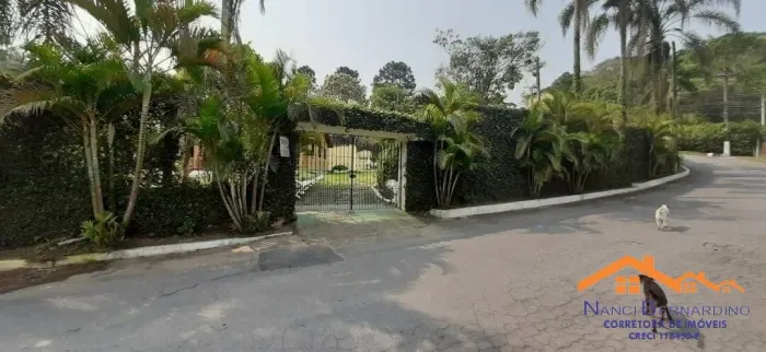 LINDA CHACARA COM PISCINA NO PARQUE JACARANDA