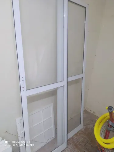 Porta de alumínio 1 ,20m de comprimento 2,10 de altura