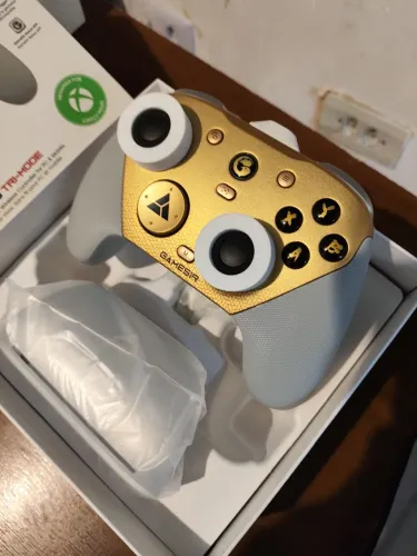 Gamesir G7 Pro - faceplate dourada