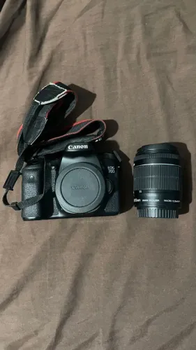 Canon 70D + Lente do kit + 2 baterias