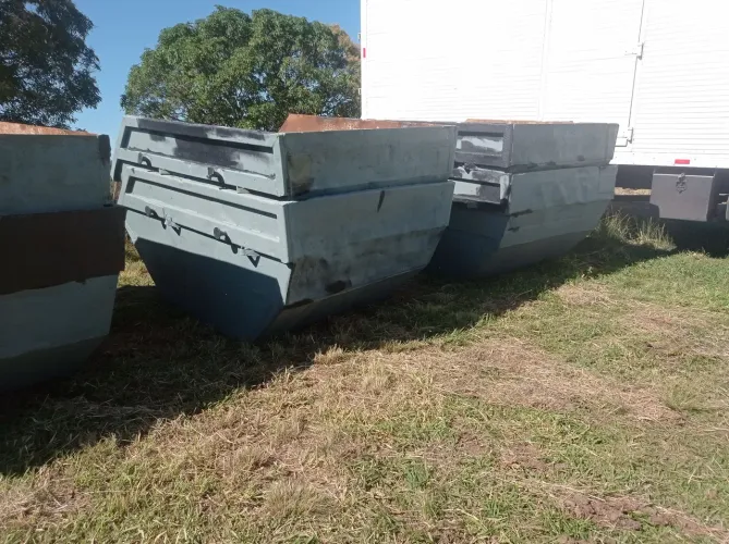 Caçamba de entulho 