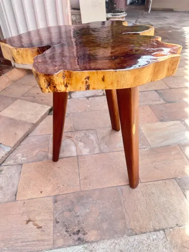 Mesa alta,Artesanal Resinada para cantos 