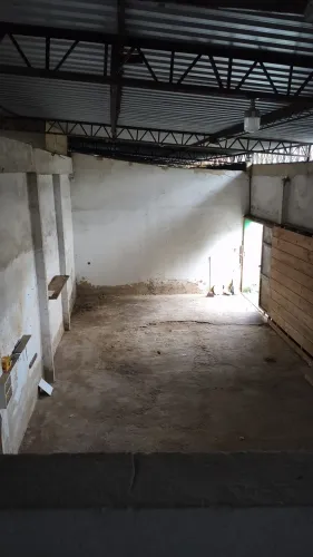 Alugo galpão 