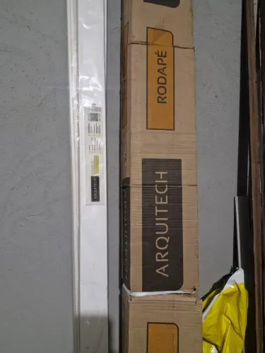 Rodapé de 7 cm tenho 43 metros cor branco