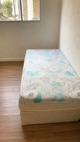 BOX COM COLCHÃO SOLTEIRO