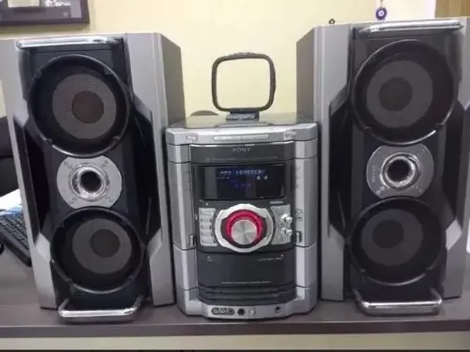 MINI SYSTEM SONY MHC GN990 COM 550 WATTS RMS DE POTÊNCIA.