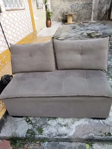 Vende se esse sofá ? pequeno