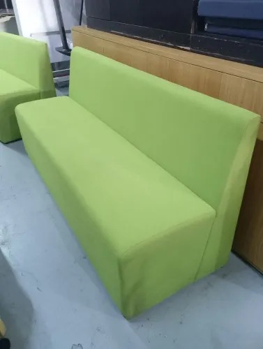 Sofá Na Cor Verde Pistache 