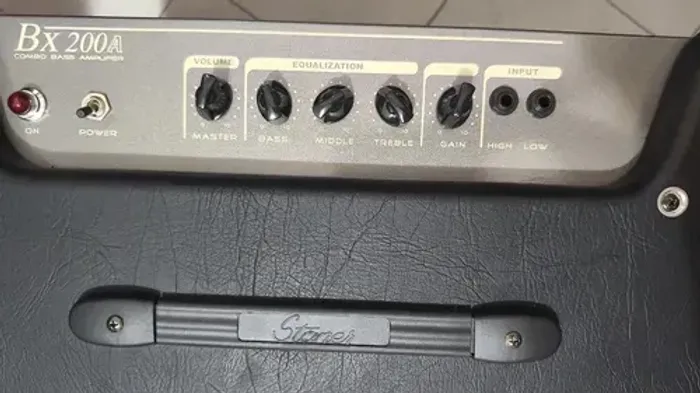 Amplificador de baixo Staner BX200A