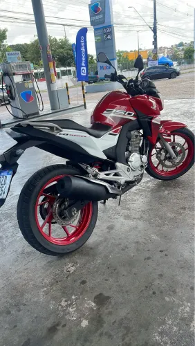 Honda Cb Twister 250 quitada