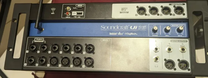 Mesa digital soundcraft ui16 como nova