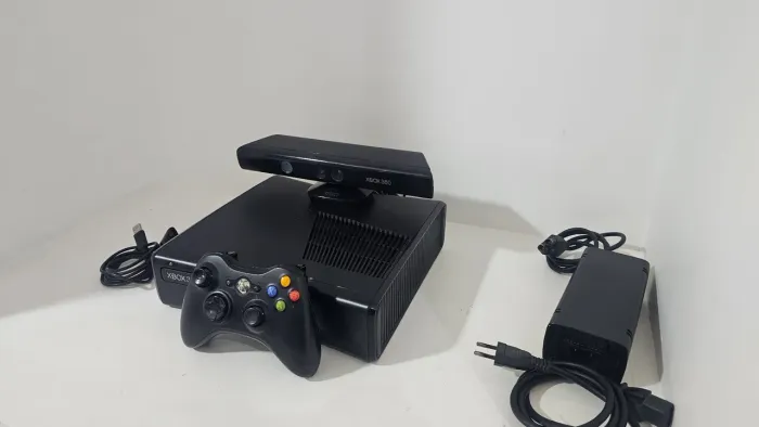 Xbox 360 Slim Desbloqueado RGH + Kinect + Controle