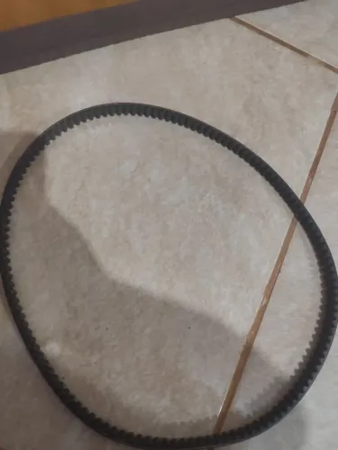 Uma Correia dentada de um Fox semi nova