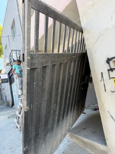Portão largura 3,21 altura 2,74