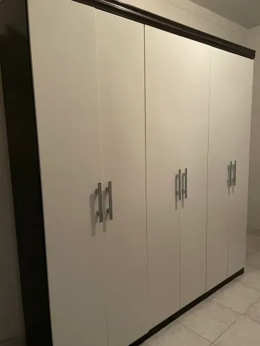 Armário 6 portas + Cama solteiro com colchão