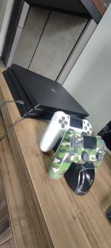 PS 4 pro . um tera