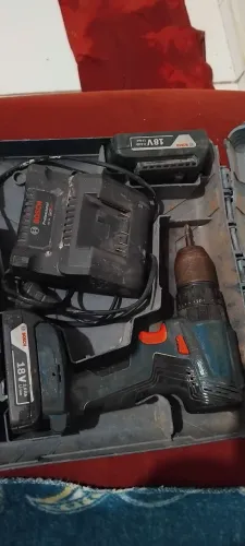 Vendo parafusadeira Bosch estar perfeitamente Boa zap *57