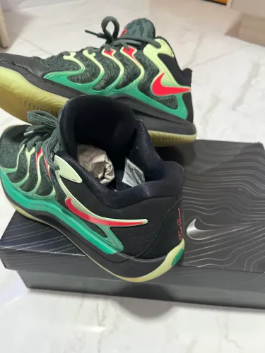 Tênis de basquete KD 17