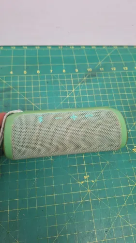 Caixinha de som JBL com defeito