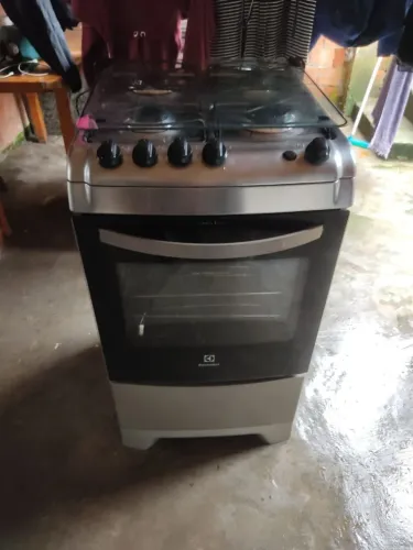Vendo fogão electrolux entrego