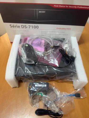 NVR Hikvision DS-7108NI-Q1/M 8 Canais Full HD 1080p - novo na caixa