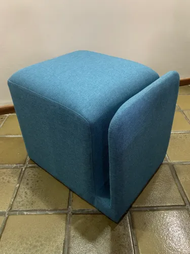 Puff design com porta revistas