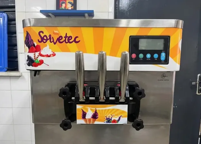 Máquina de Sorvete Expresso 825BP-Y (Com Conservação Noturna) - 220V